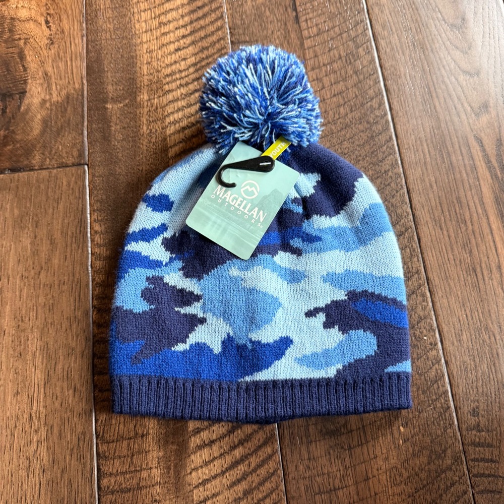 Magellan Outdoors Youth Blue Camo Beanie Hat Knit Pom Pom Winter Cap NWT